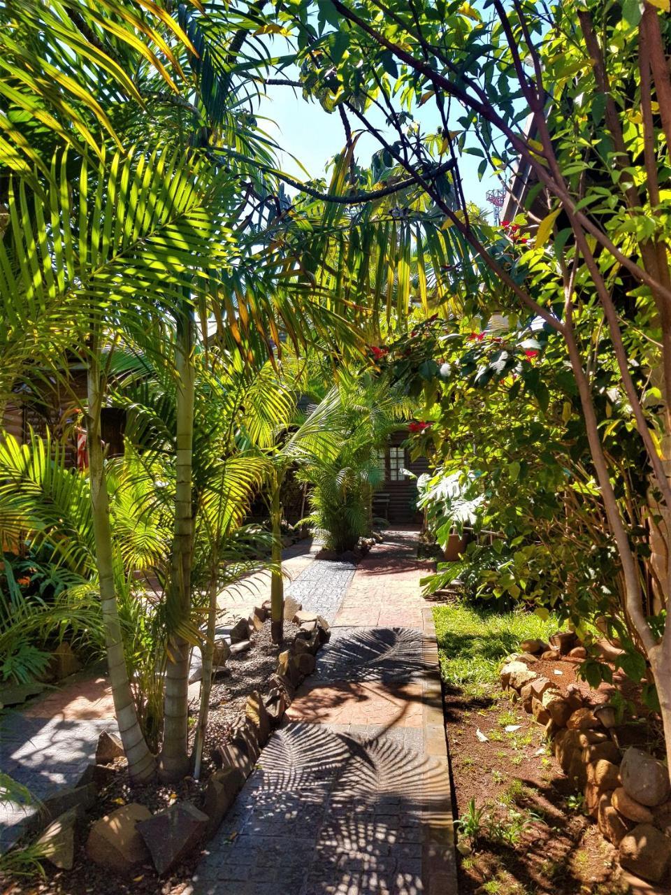 Si Mi Capitan - Cabanas & Habitaciones Puerto Iguazú Dış mekan fotoğraf