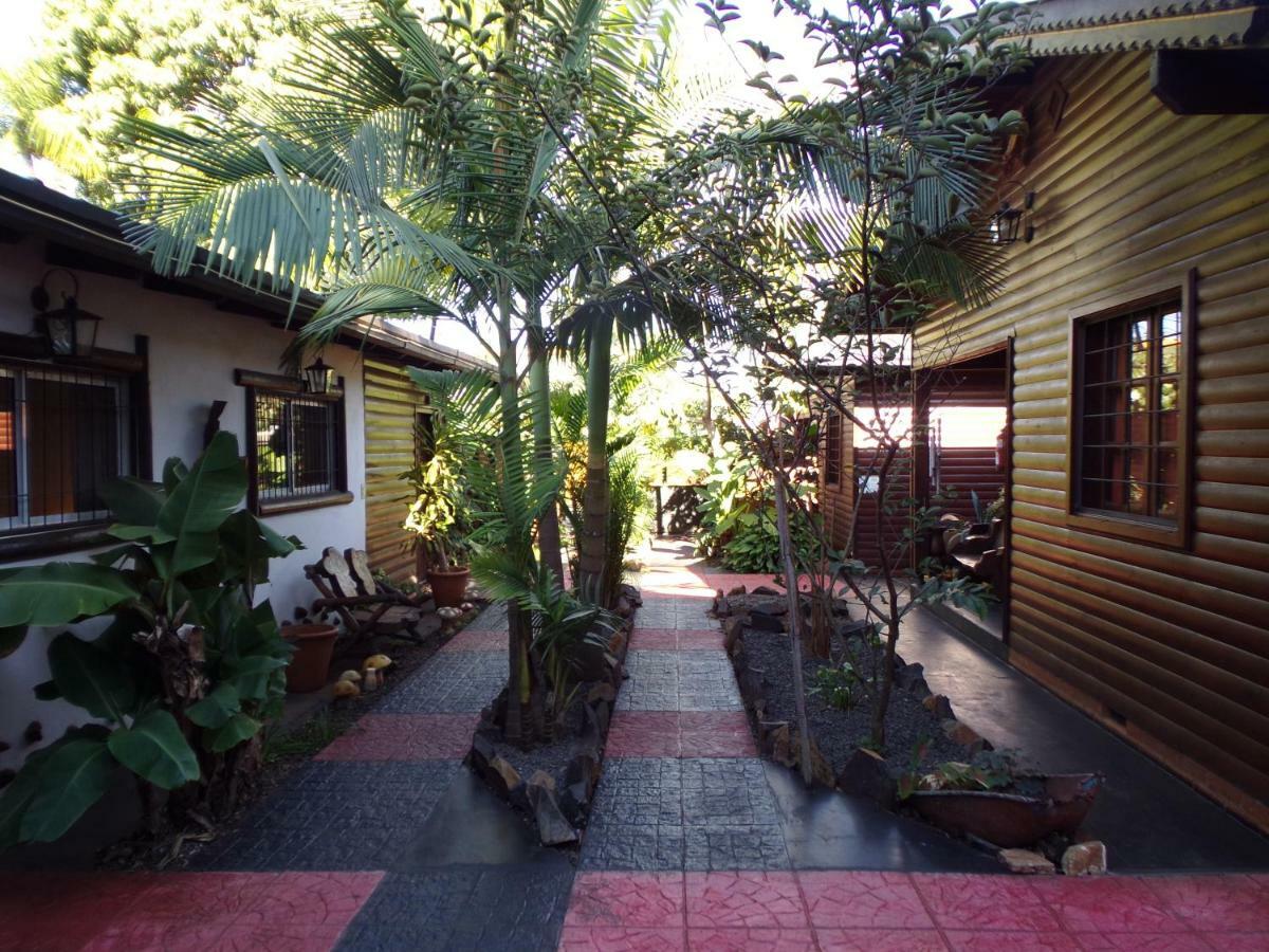 Si Mi Capitan - Cabanas & Habitaciones Puerto Iguazú Dış mekan fotoğraf